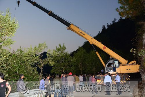 安地水库施工放水惊现15年沉车 疑云重重