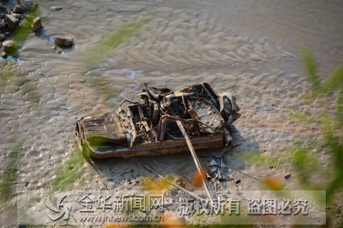 安地水库施工放水惊现15年沉车 疑云重重