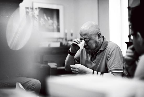 火风40岁时被认证活佛 曾肝破裂缝77针