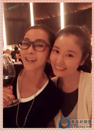 陈美凤纽约法庭处理离婚 晒与林心如合照
