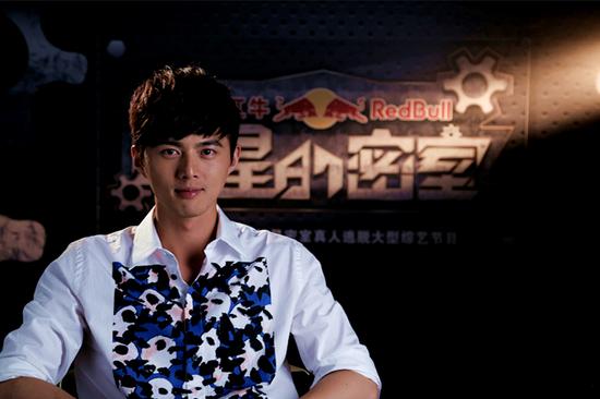 喜剧女王吴君如坐镇《星密》督战张艺兴