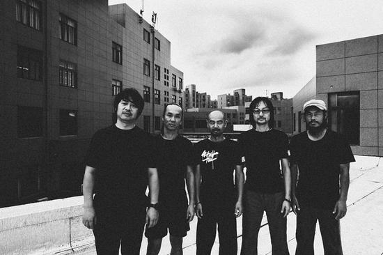 舌头乐队踏新征程 践行摇滚回归摩登天空|舌头