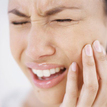 烂嘴角秋季最常见的皮肤病