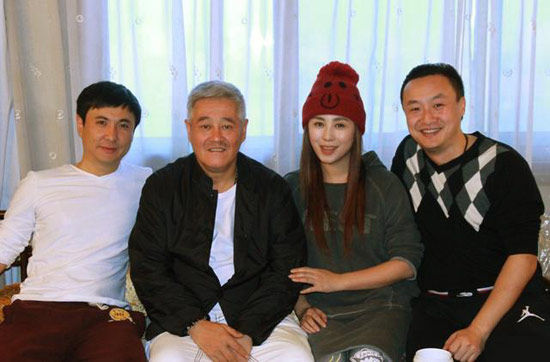 扶不扶小品完整版春晚 awzunex4390197.jpg