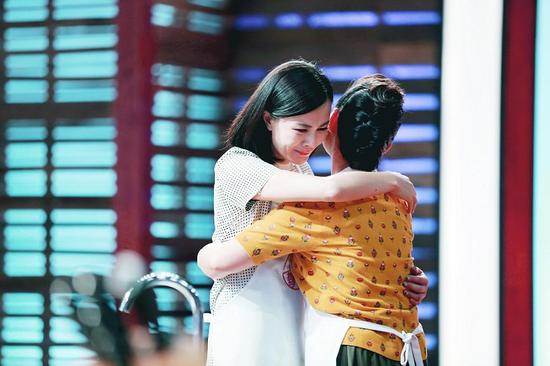 星厨驾到潘粤明助阵刘孜 叶蓓成卧底