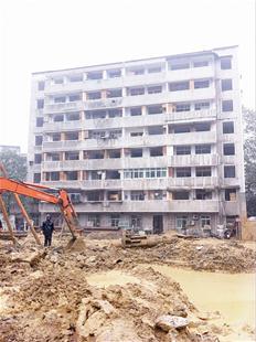 黄石房屋征收拖延一年 拆迁办:公务员嫌价低拒