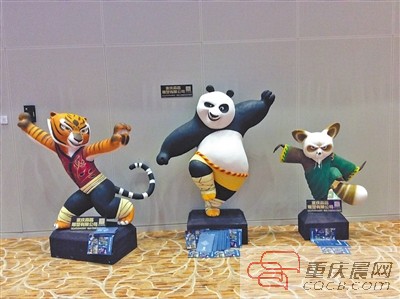 餐饮雕花师渴望走餐饮路 却转行做起泡沫雕塑