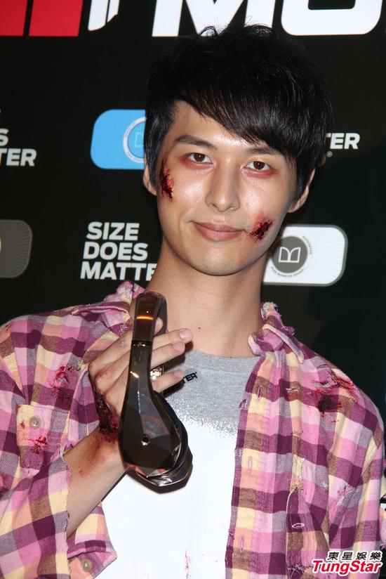 严爵万圣节扮活尸 帅脸溃烂留疤(图)|严爵|万圣