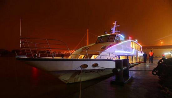 南京长江水上夜游航线启动试运营