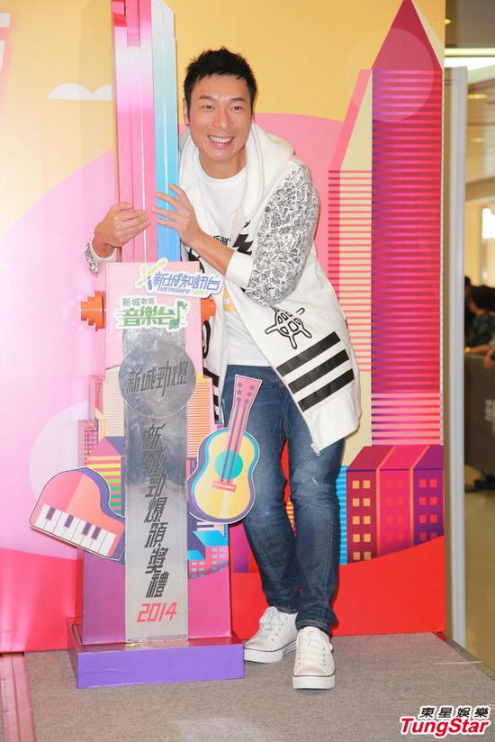 许志安赞郑秀文力求完美 吴雨霏谈恋爱