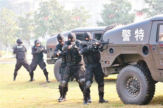 圖為：特警演練現(xiàn)場