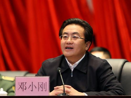 西藏自治区党委副书记、自治区常务副主席、区党委政法委书记邓小刚