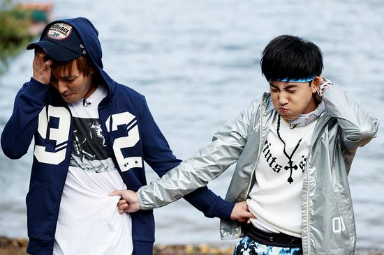 《两天一夜》玩转泸沽湖 张睿抽奇葩道具