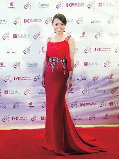 中美电影节颁奖 闫妮在美国当视后|中美电影节|闫妮|电视剧_新浪娱乐_新浪网