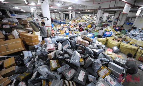 ▲今年我省“双十一”期间快件业务量将超过2500万件。 本版图片 资料图