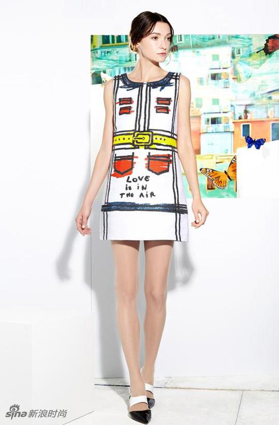 薛凯琪撞衫周冬雨 <wbr>涂鸦印花裙可爱俏皮