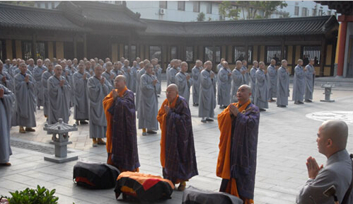 泰州光孝律寺三坛传戒法会初坛正授沙弥戒仪式举行，三师主法