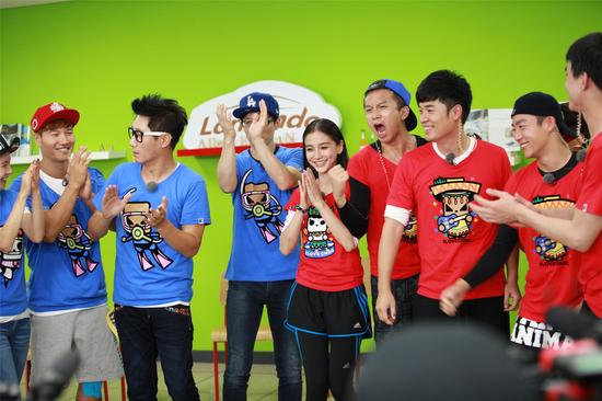 跑男baby频遭表白 网友喊：黄晓明挺住！