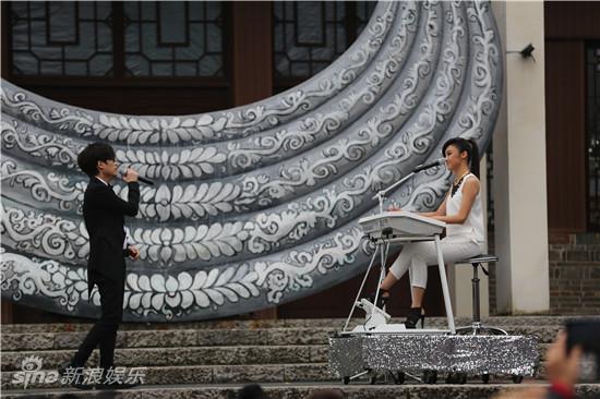 玖月奇迹黎平慰问 献唱转型单曲《盛开》|玖月