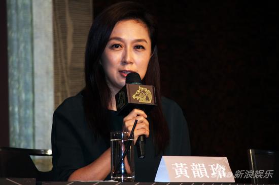 金马奖评审团亮相 陈冲否认与巩俐有心结