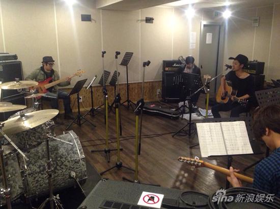 郑俊英巡演彩排照曝光 神秘环节秀中文