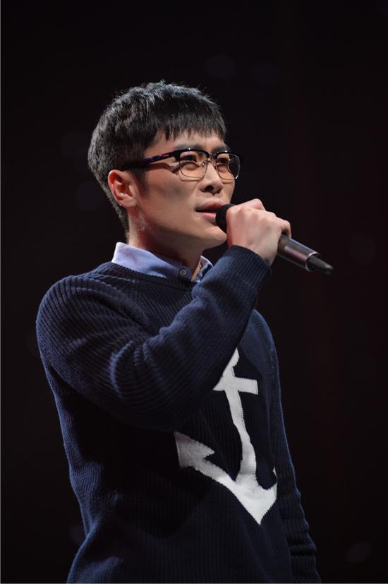 李健抢李宇春饭碗 胡夏现身正在听