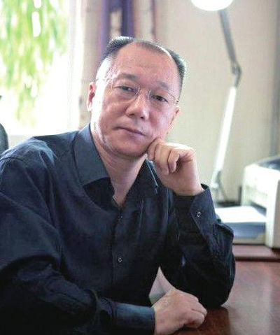 崔永元因本山被批低俗与清华教授肖鹰对骂