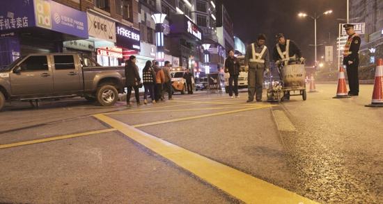 遵义南京路公交专用道增摄像头监拍违章车辆