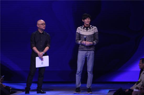 黄磊回归非诚秀厨艺 双胞胎型男同台相亲