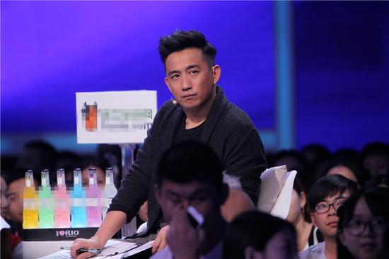 黄磊回归非诚秀厨艺 双胞胎型男同台相亲