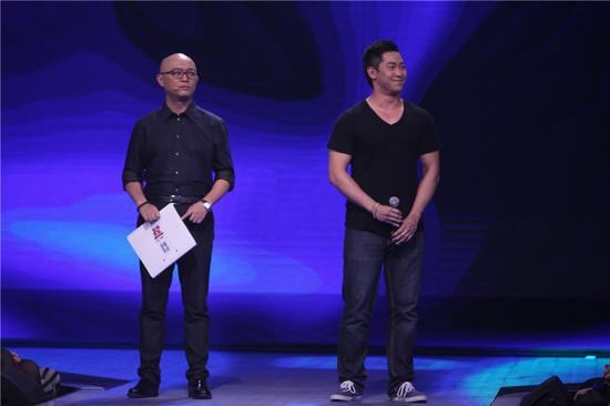 黄磊回归非诚秀厨艺 双胞胎型男同台相亲