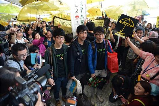 学联成员回乡证无效周末闯京失败,左起:罗冠聪,周永康,钟耀华。
