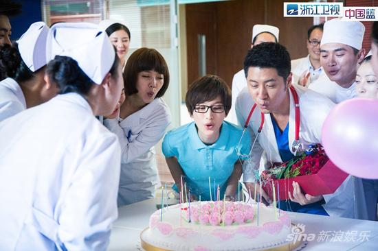 《青年医生》开播 看赵宝刚给大腕儿开诊