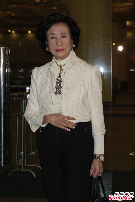 霍汶希称霆锋恋爱心情好 郑欣宜否迷奸说