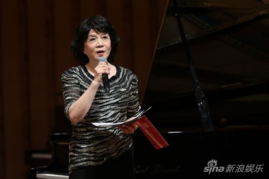 鲍蕙荞办学20年 音乐会上演十四钢琴联弹