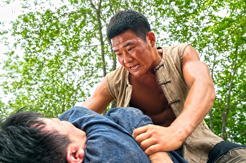谢孟伟王新新剧甥舅兵团抗战