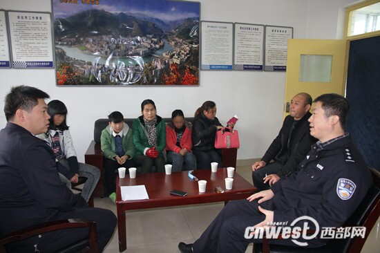 三名女生旷课出走欲到广州 好心的哥机智报警