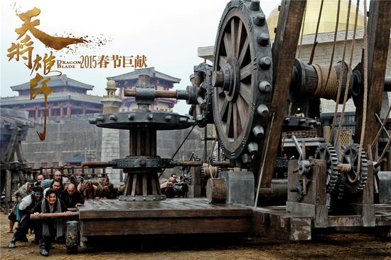 《天将雄师》重建雁门关 成龙被“烤红”