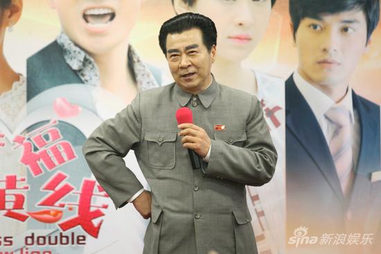 何晟铭穿越变农民 与颖儿上演《双黄线》