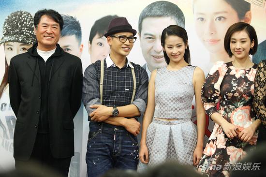 何晟铭穿越变农民 与颖儿上演《双黄线》