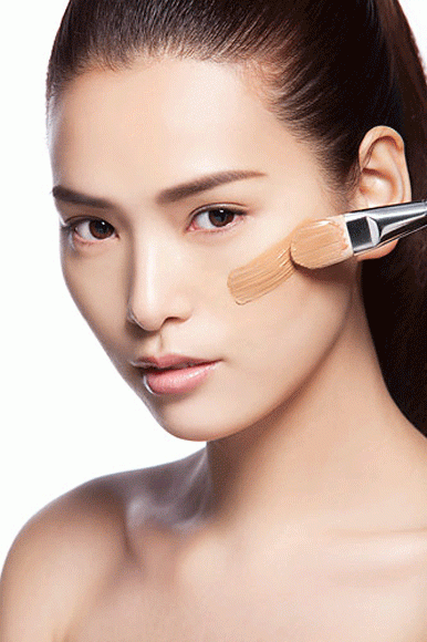 粉底液怎么涂才比较自然均匀？