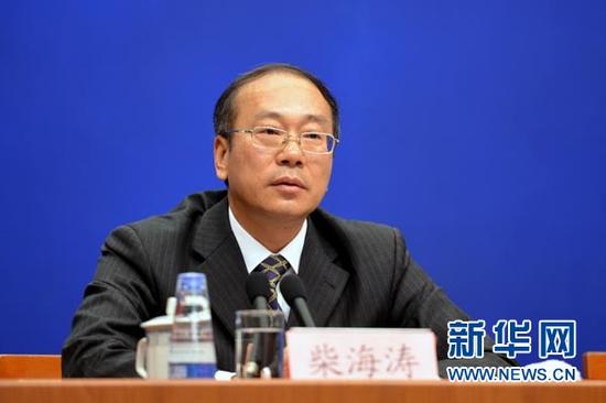 　　国务院新闻办公室于2014年11月21日（星期五）上午10时在国务院新闻办新闻发布厅举行新闻发布会，请全国打击侵犯知识产权和制售假冒伪劣商品工作领导小组办公室副主任柴海涛和公安部、新闻出版广电总局、林业局、知识产权局有关负责同志介绍知识产权保护及打击侵权假冒的有关情况，并答记者问。 图为柴海涛介绍情况。新华网 郭小天 摄