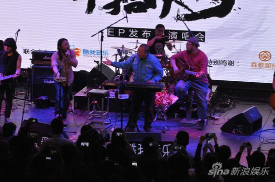 川子携女儿发新EP 臧天朔助阵新歌首唱会