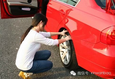 哈尔滨骗子有新招 扎完车胎去偷包