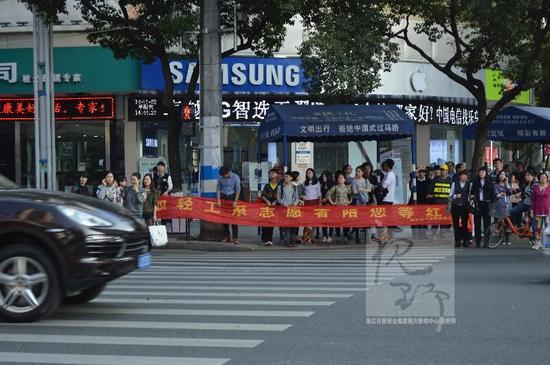 温州泼尿孙女人肉_文成九旬老人遭儿媳殴打他的孙女是名永嘉幼