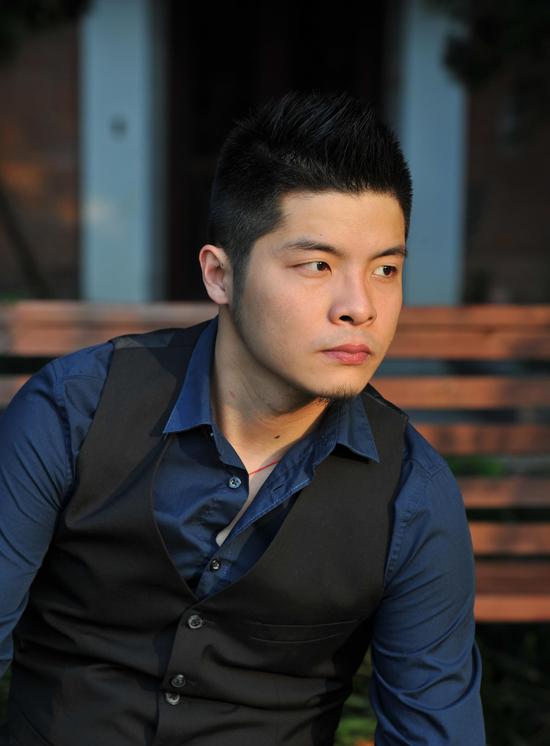 专访南京籍旅法钢琴家陈霄:音乐不应该放在圣