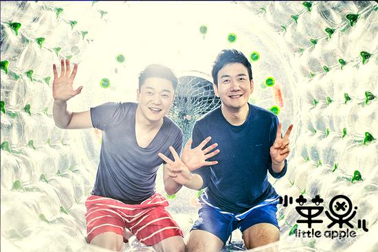 筷子兄弟与T-ara携手 韩版小苹果MV发布