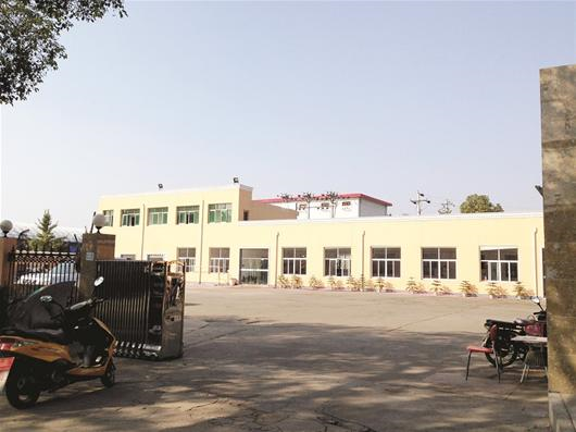 图为:已被停业的“福寿堂”