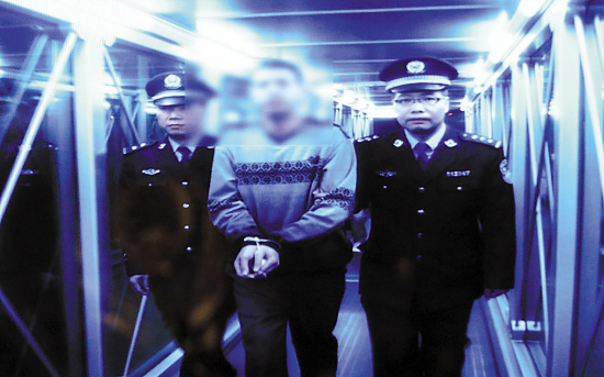 粤警方抓获42名外逃嫌犯 贪腐村官逃美两年后