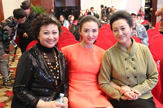 《满仓进城》徐飒首次尝试农村戏(图)|满仓进城|徐飒|农村_新浪娱乐_新浪网